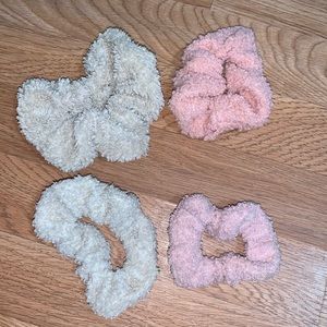 Sweater scrunchies